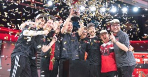 Maryville’s national champion esports team celebrates a win